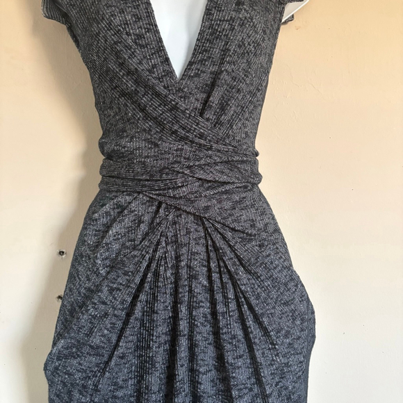 Women's Vena Cava Vogue Gray Ribbed Knit Tie-Front Midi Dress Size 4 - Picture 16 of 16